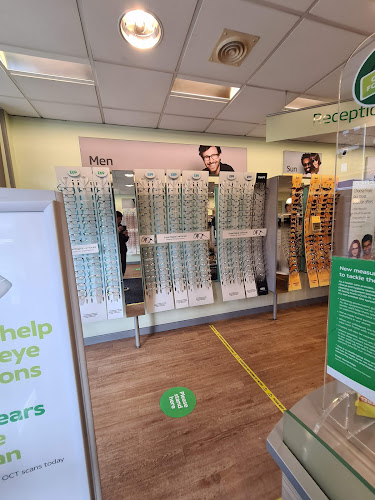 Comments and reviews of Specsavers Opticians and Audiologists - Kilburn