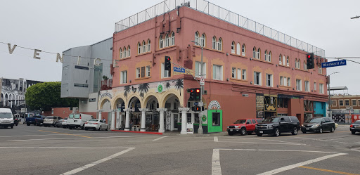 Barber Shop «The World Famous Venice Barber Shop», reviews and photos, 1527 Pacific Ave, Venice, CA 90291, USA