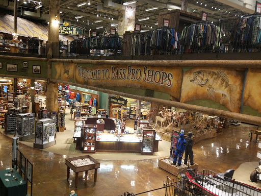 Sporting Goods Store «Bass Pro Shops», reviews and photos, 951 E Lewis and Clark Pkwy, Clarksville, IN 47129, USA