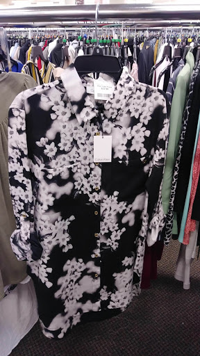 Shopping Mall «Buckhead Crossing Shopping Center», reviews and photos, 2625 Piedmont Rd NE, Atlanta, GA 30324, USA