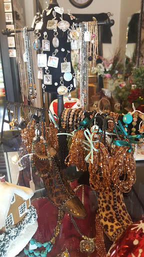 Florist «Shananne Cain Florist Inc», reviews and photos, 123 N Central Ave, Umatilla, FL 32784, USA