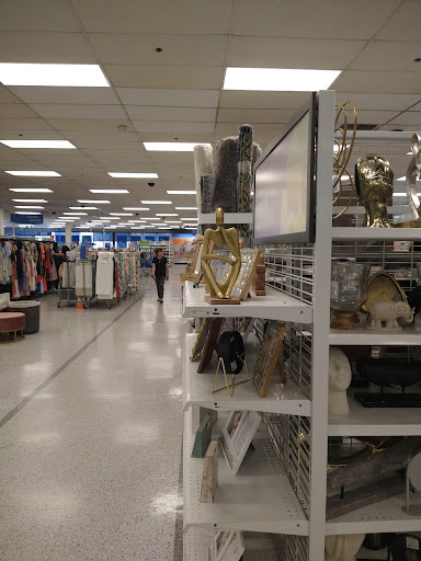 Clothing Store «Ross Dress for Less», reviews and photos, 4032 Grand Ave, Chino, CA 91710, USA