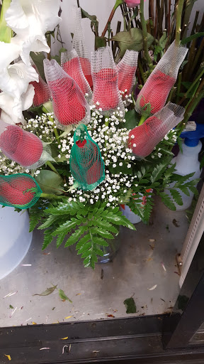 Florist «Crystals Flower and Gift Shop», reviews and photos, 4313 Nannie Helen Burroughs Ave NE, Washington, DC 20019, USA