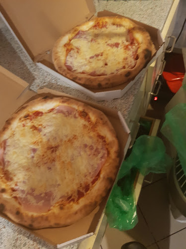 Móricz Büfé - Pizza