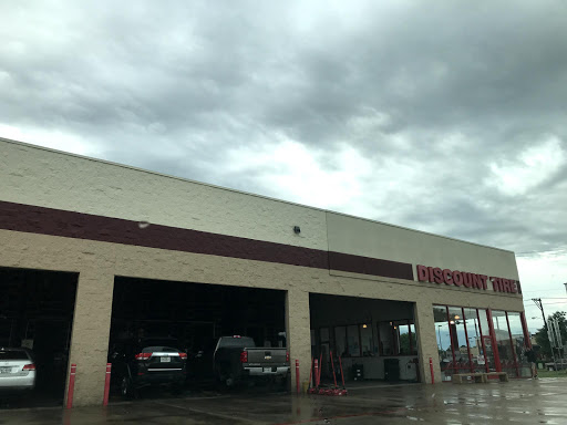 Tire Shop «Discount Tire Store - N Richland Hills, TX», reviews and photos, 8632 Davis Blvd, North Richland Hills, TX 76182, USA