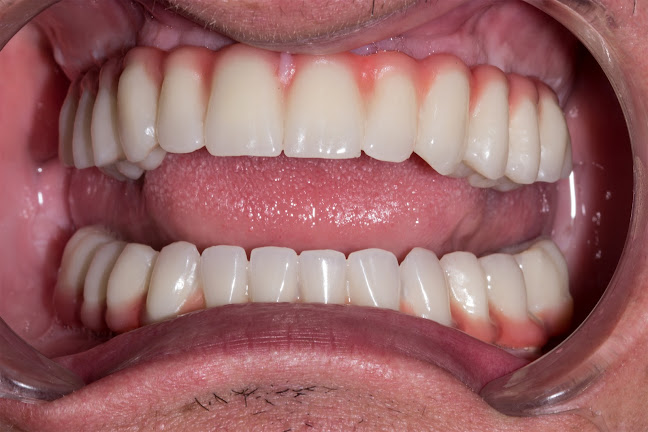 Clinica Badea Implant - Dentist