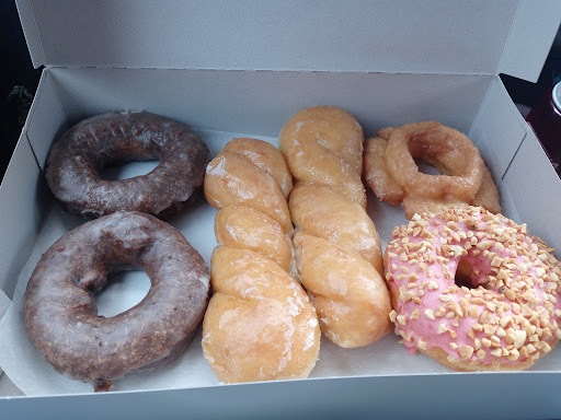Donut Shop «Heavenly Doughnuts Shop», reviews and photos, 504 NE 102nd Ave, Portland, OR 97220, USA