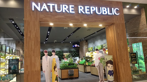 Shopping Mall «Westfield Santa Anita», reviews and photos, 400 S Baldwin Ave, Arcadia, CA 91007, USA