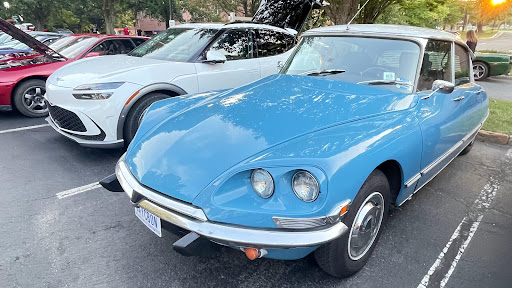 Shopping Mall «Village Centre», reviews and photos, 776 Walker Rd, Great Falls, VA 22066, USA