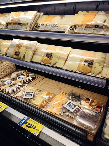 Grocery Store «H-E-B plus!», reviews and photos, 2965 I-35, New Braunfels, TX 78130, USA