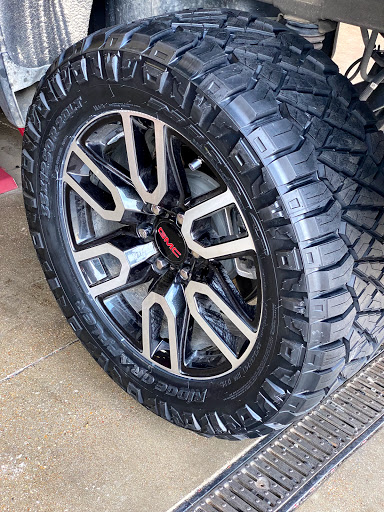 Tire Shop «Discount Tire Store - Roanoke, TX», reviews and photos, 1330 US-377, Roanoke, TX 76262, USA