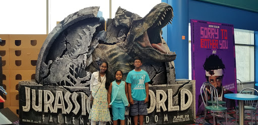 Movie Theater «College Point Multiplex Cinemas», reviews and photos, 2855 Ulmer St, Flushing, NY 11354, USA