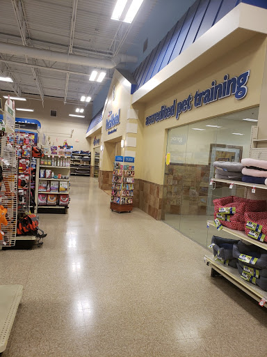Pet Supply Store «PetSmart», reviews and photos, 350 Fifth St, Oswego, IL 60543, USA