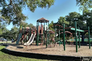 Peltier Park image
