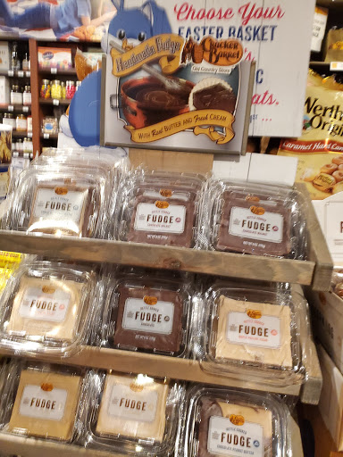 American Restaurant «Cracker Barrel Old Country Store», reviews and photos, 2421 Old Country Inn Dr, Caseyville, IL 62232, USA