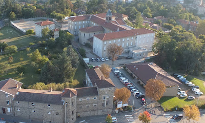 Ensemble Scolaire St-Basile - Collège (Anciennement : Collège Sacré-Coeur) à Annonay
