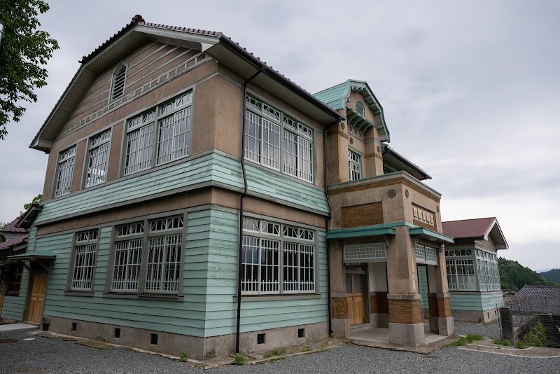 旧緒方村役場(国登録有形文化財)