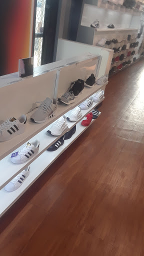 Shoe Store «Shiekh Shoes», reviews and photos, 7215 Stockton Blvd, Sacramento, CA 95823, USA