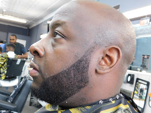 Barber Shop «Razor 1 Kutz Barbershop», reviews and photos, 7218 Montgomery Rd, Silverton, OH 45236, USA