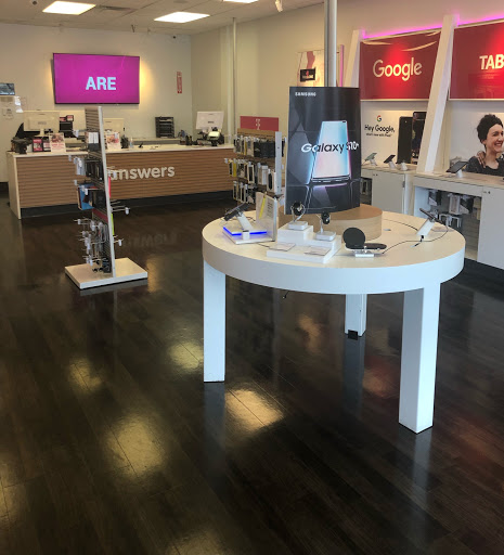 Cell Phone Store «T-Mobile», reviews and photos, 11977 St Charles Rock Rd #134, Bridgeton, MO 63044, USA