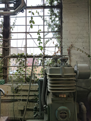 Auto Body Shop «CARSTAR Center City», reviews and photos, 4300 Montgomery Rd, Norwood, OH 45212, USA