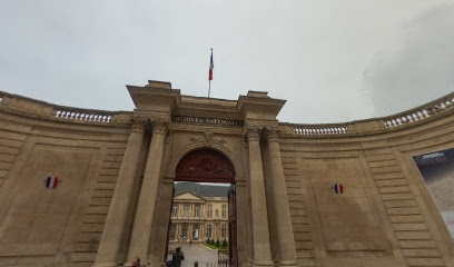 Centre d'Accueil et de Recherche des Archives Nationales