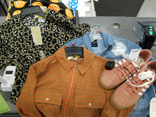 Clothing Store «Ross Dress for Less», reviews and photos, 2151 N Harris Blvd, Layton, UT 84041, USA