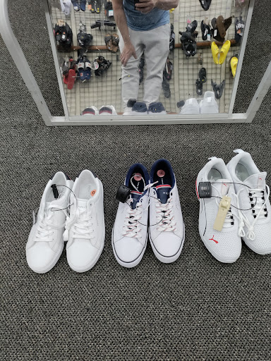 Clothing Store «Burlington Coat Factory», reviews and photos, 287 Washington St, Attleboro, MA 02703, USA