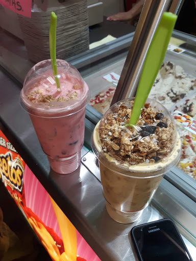 Drive-in Movie Theater «Blue Grass Drive-In Theater», reviews and photos, 774 W Mayne St, Blue Grass, IA 52726, USA