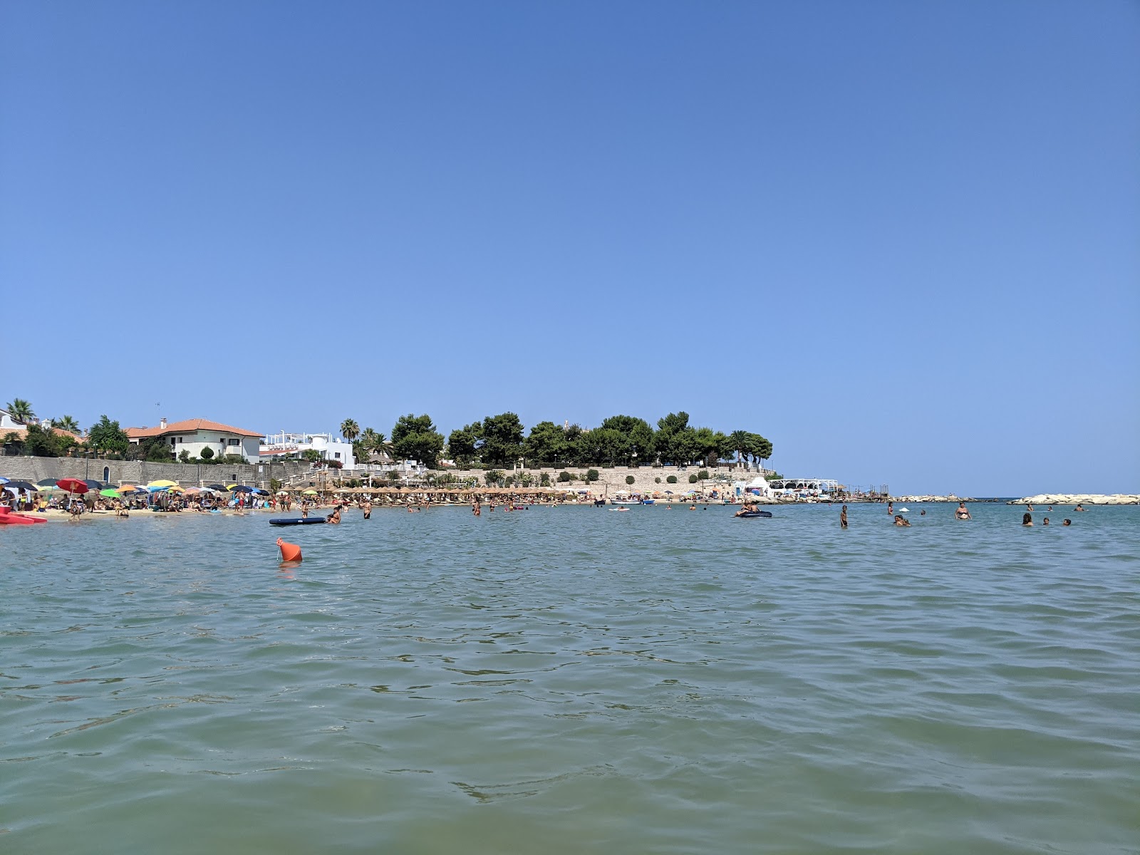 Φωτογραφία του Lido Colonna περιοχή θέρετρου στην παραλία