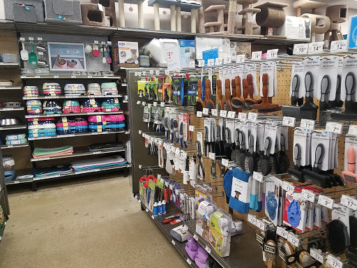Pet Supply Store «Petco Animal Supplies», reviews and photos, 2727 Pfingsten Rd #8, Glenview, IL 60026, USA