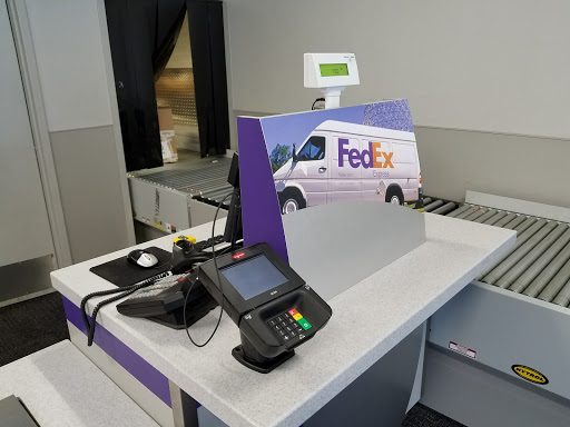 Shipping and Mailing Service «FedEx Ship Center», reviews and photos, 5101 W Waters Ave, Tampa, FL 33634, USA