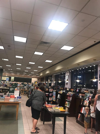Book Store «Barnes & Noble», reviews and photos, 17111 Haggerty Rd, Northville, MI 48168, USA