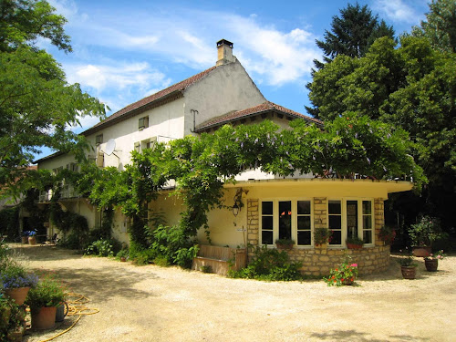 Le Coustaty : location insolite chambres d'hôtes et grand gîte près de Sarlat, Périgord Noir à Saint-Vincent-de-Cosse