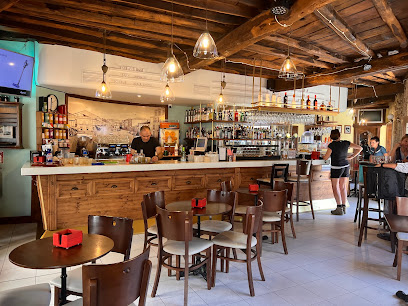 Café Capitol - Rúa de Leonardo Rodríguez, 25, 27500 Chantada, Lugo, Spain