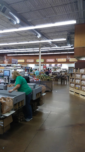 Grocery Store «Fresh Thyme Farmers Market- W. Des Moines», reviews and photos, 2900 University Ave, West Des Moines, IA 50266, USA