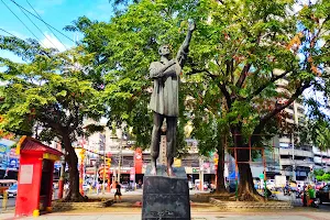 Plaza Lorenzo Ruiz image