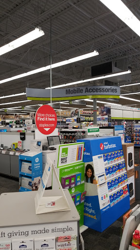 Office Supply Store «Staples», reviews and photos, 270 Upland Square Dr, Pottstown, PA 19464, USA