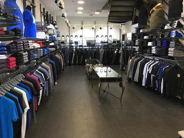 Repertoire - Clothing store
