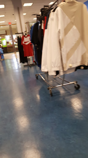 Shoe Store «Foot Locker», reviews and photos, 20505 S Dixie Hwy, Cutler Bay, FL 33189, USA