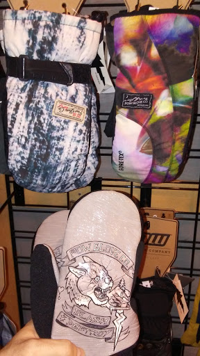 Snowboard Shop «Peak Ski & Snowboard Center», reviews and photos, 640 Center Rd, Pittsburgh, PA 15239, USA