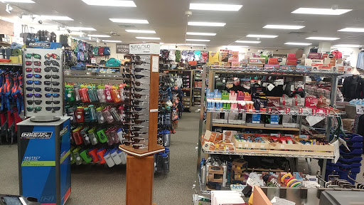 Outdoor Sports Store «Eastern Mountain Sports», reviews and photos, 1513 Iyannough Rd, Hyannis, MA 02601, USA