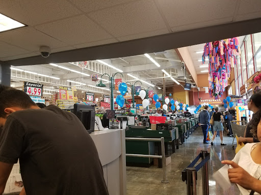 Grocery Store «Northgate Gonzalez Markets», reviews and photos, 2120 Pacific Ave, Long Beach, CA 90806, USA