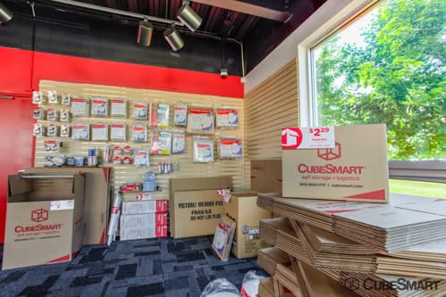 Self-Storage Facility «CubeSmart Self Storage», reviews and photos, 565 W Boughton Rd, Bolingbrook, IL 60440, USA