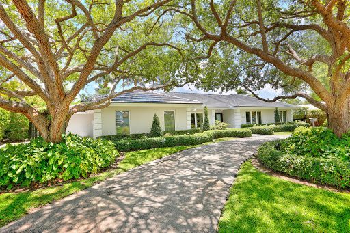 Real Estate Consultant «The Levy Group at Coldwell Banker Pinecrest», reviews and photos, 12651 S Dixie Hwy #101, Pinecrest, FL 33156, USA