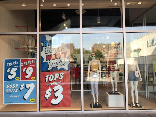 Clothing Store «Forever 21 Red», reviews and photos, 171 W 230th St, Bronx, NY 10463, USA
