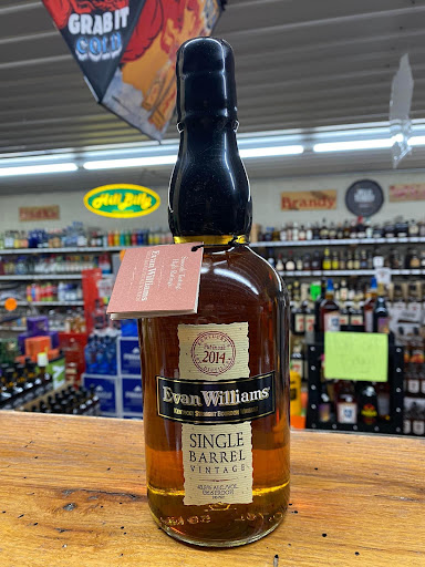 Liquor Store «Hillbilly Liquor & Wine», reviews and photos, 211 US-641, Camden, TN 38320, USA