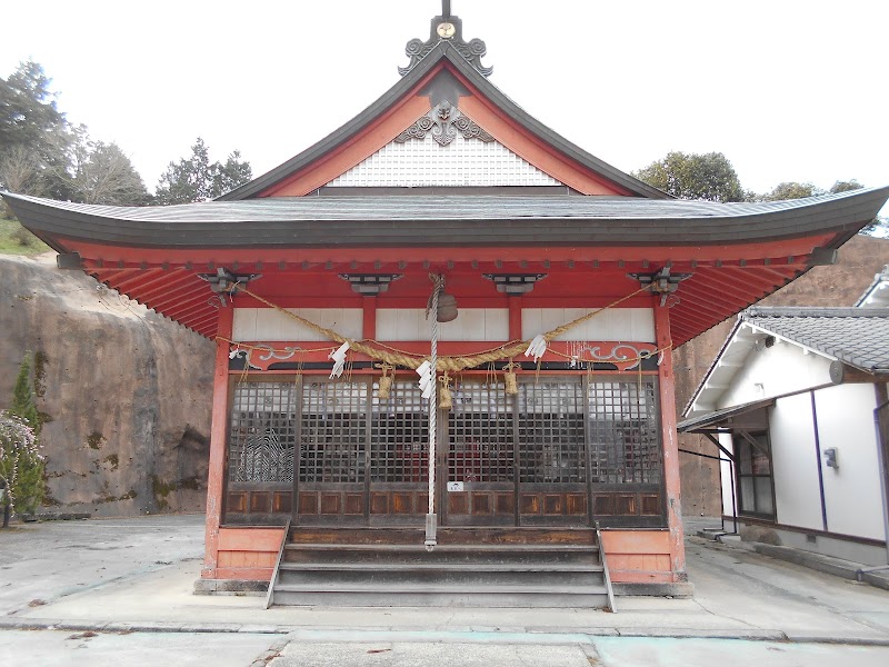 桜ケ岡瀧神社