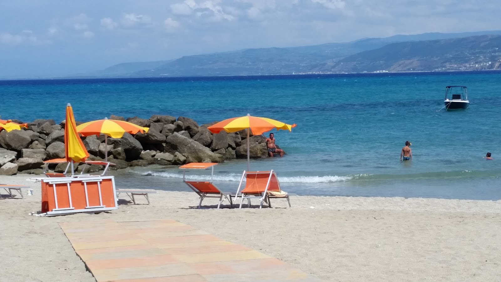 Spiaggia di Trainiti'in fotoğrafı biraz temiz temizlik seviyesi ile