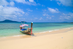 Ko Bon Beach'in fotoğrafı geniş bir kıyı şeridi ile birlikte